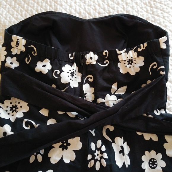 Dots Juniors Floral Strapless Dress - 3/4 - Picture 4 of 5